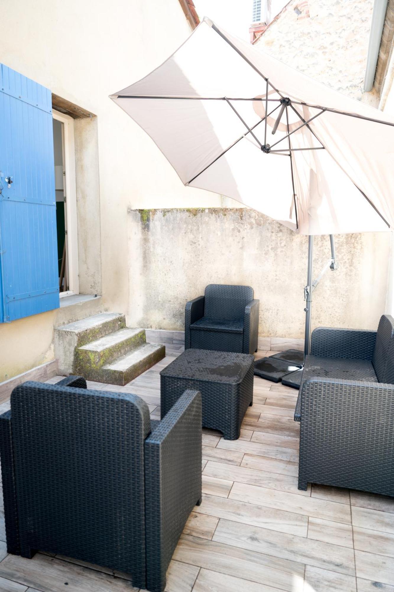 Holiday home Maison De Lea, Climatisee, 50 M Marche Local De Bergerac, Terrasse *