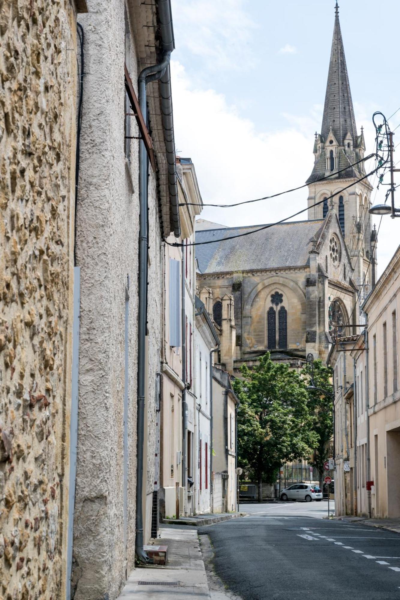 Maison De Lea, Climatisee, 50 M Marche Local De Bergerac, Terrasse Holiday home Bergerac